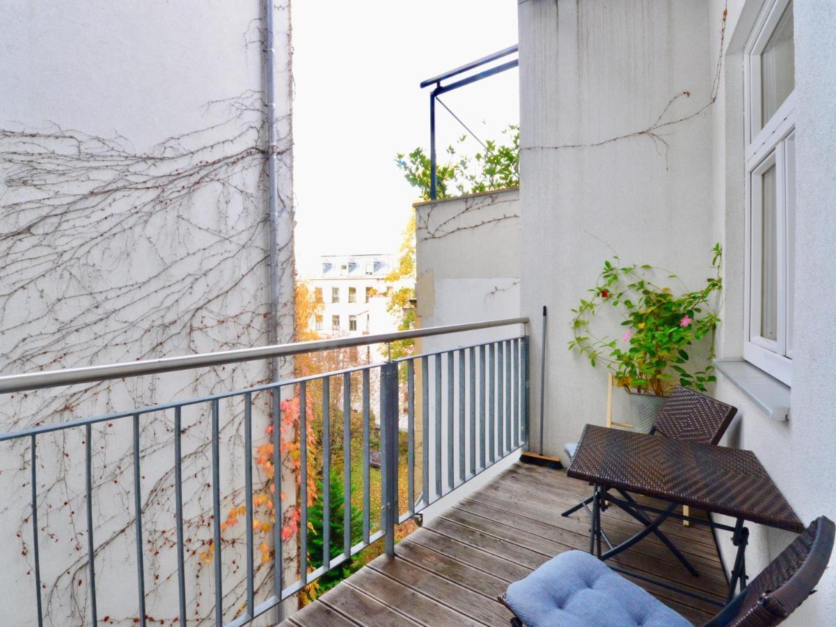 Beautiful Flat Next To Karlskirche Viena Exterior foto