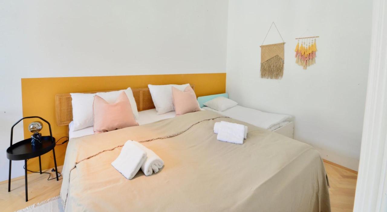 Beautiful Flat Next To Karlskirche Viena Exterior foto
